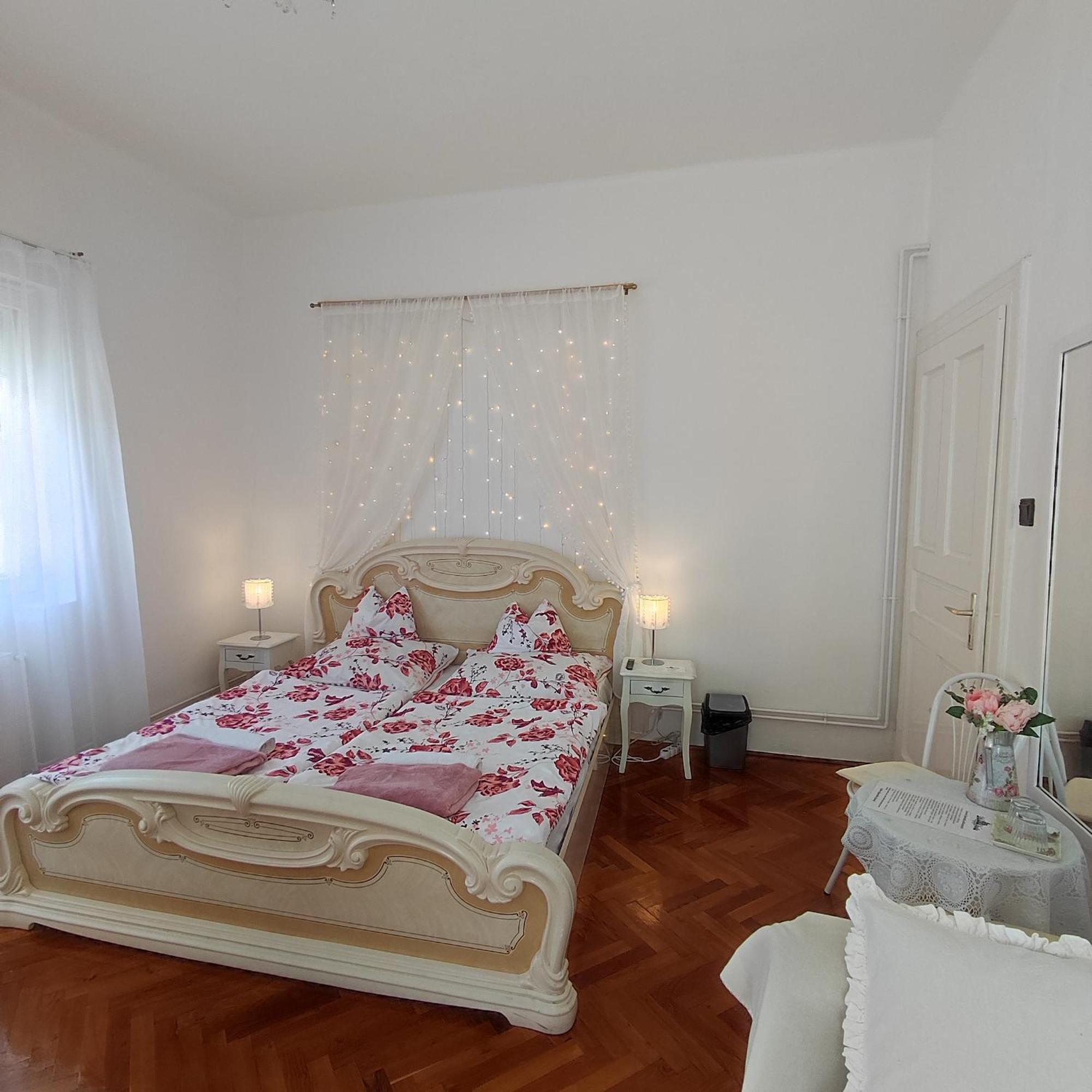Villa Vanilia Keszthely Bagian luar foto
